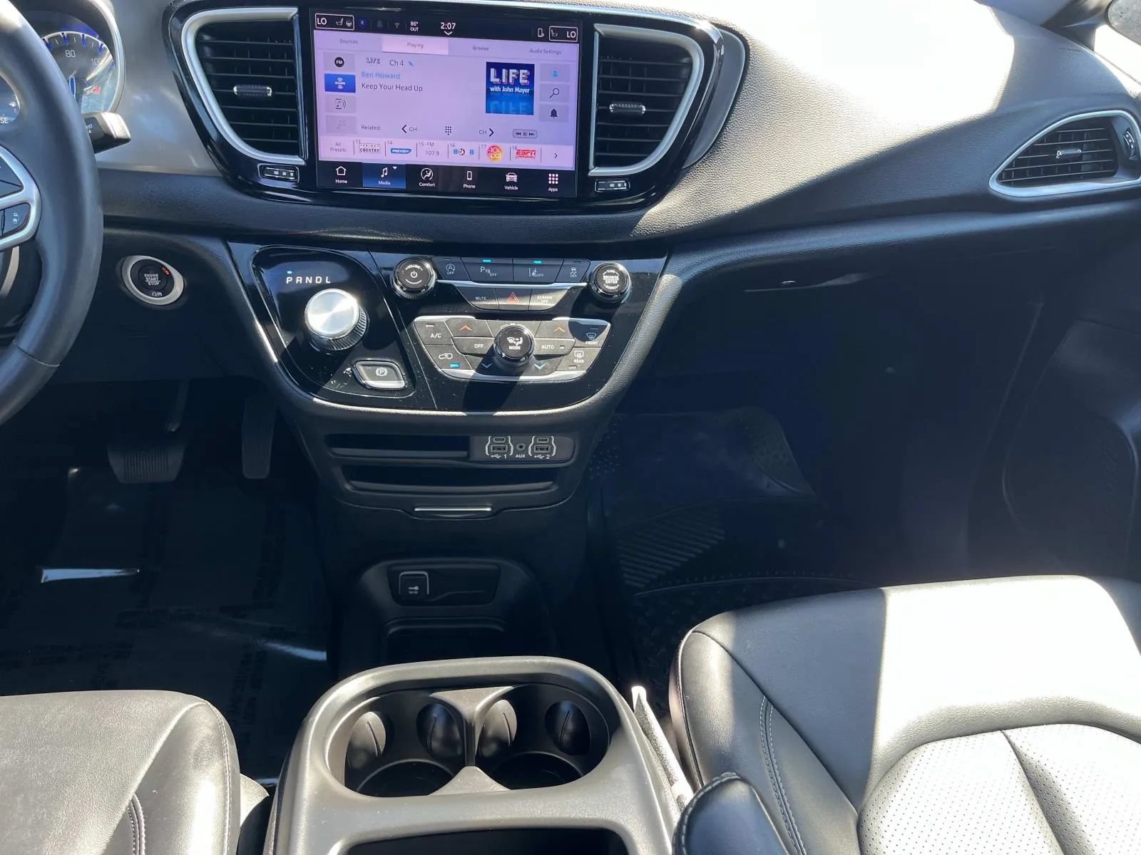 Used 2025 Chrysler Pacifica Select FWD image 16
