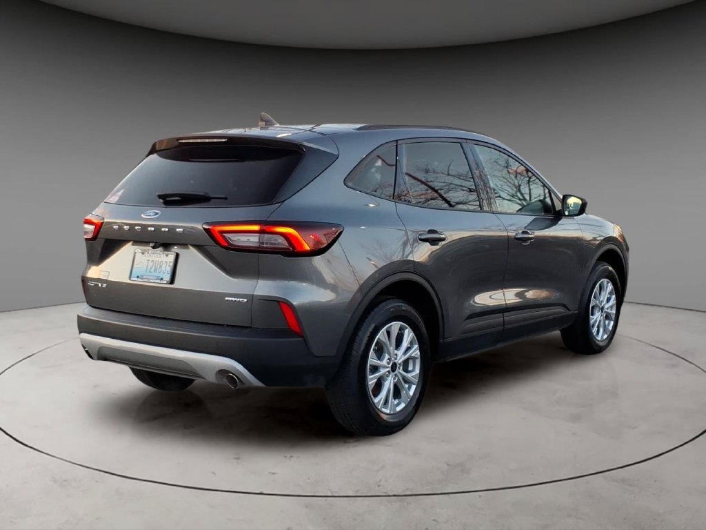 New 2025 Ford Escape Active w/ Cold Weather Package AWD/4WD image 9