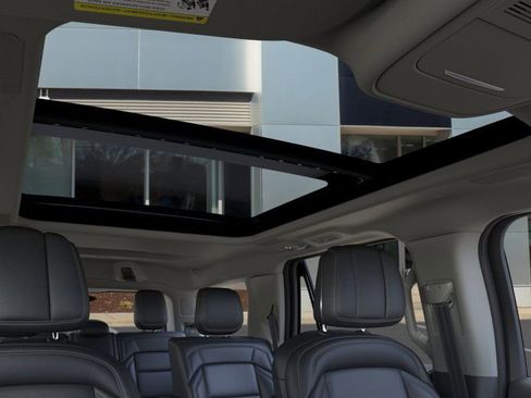 New 2025 Lincoln Navigator Reserve image 22