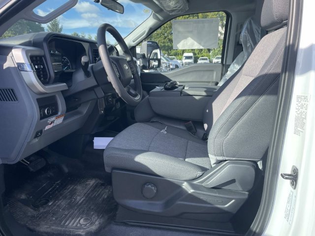 New 2026 Ford F550 4x4 Regular Cab Super Duty image 5