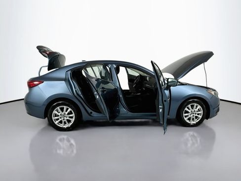 Used 2014 MAZDA MAZDA3 i Touring w/ Technology Package FWD image 22