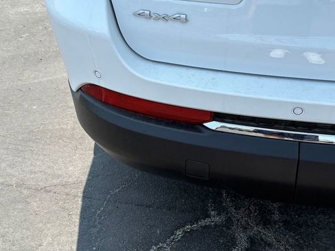 New 2025 Jeep Grand Cherokee L Limited image 10