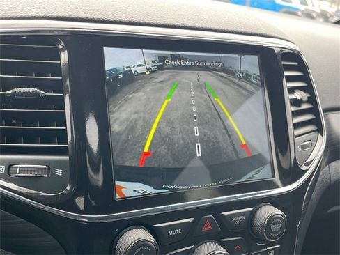 Used 2022 Jeep Grand Cherokee Laredo E image 19