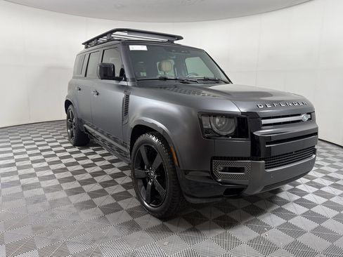 Used 2025 Land Rover Defender 110 V8 AWD/4WD image 7