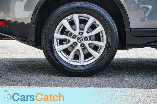 Used 2018 Nissan Rogue SV AWD/4WD image 16