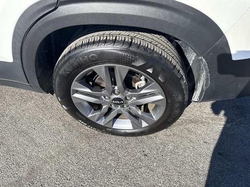 Used 2023 Kia Seltos LX image 13