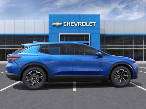 New 2026 Chevrolet Equinox EV LT w/ Comfort Package FWD image 5