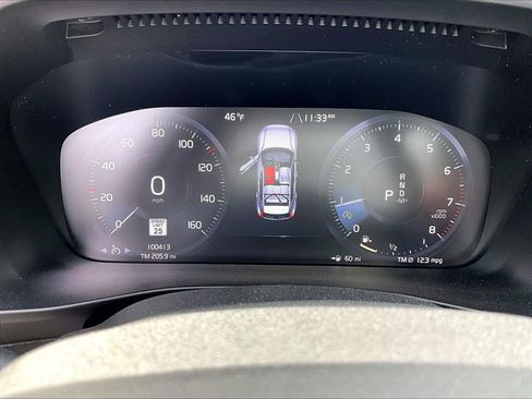 Used 2021 Volvo XC40 T5 R-Design w/ Climate Package image 18