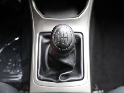 Used 2011 Subaru Impreza 2.5i AWD/4WD image 33