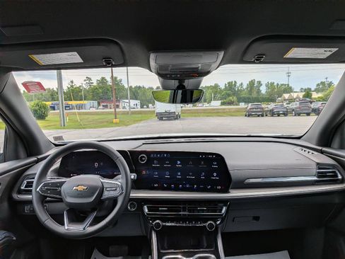 Used 2026 Chevrolet Traverse LT w/ Driver Confidence Package AWD/4WD image 22