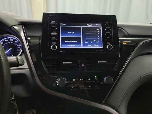 Used 2021 Toyota Camry LE FWD image 17