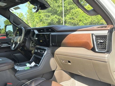 Used 2024 GMC Sierra 2500 Denali w/ Denali Reserve Package AWD/4WD image 22
