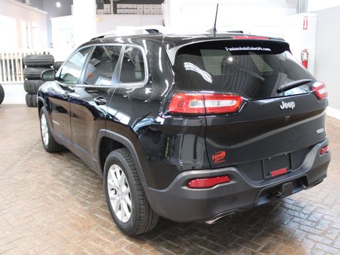 Used 2017 Jeep Cherokee Latitude image 5