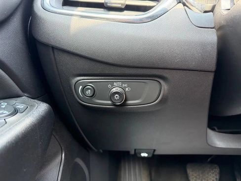 Used 2024 Chevrolet Equinox LT FWD image 14