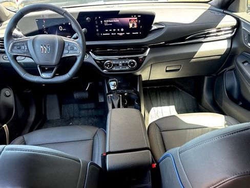 Used 2025 Buick Envista Sport Touring w/ Experience Buick Package FWD image 26
