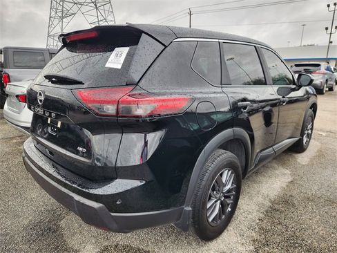 Used 2024 Nissan Rogue S image 5