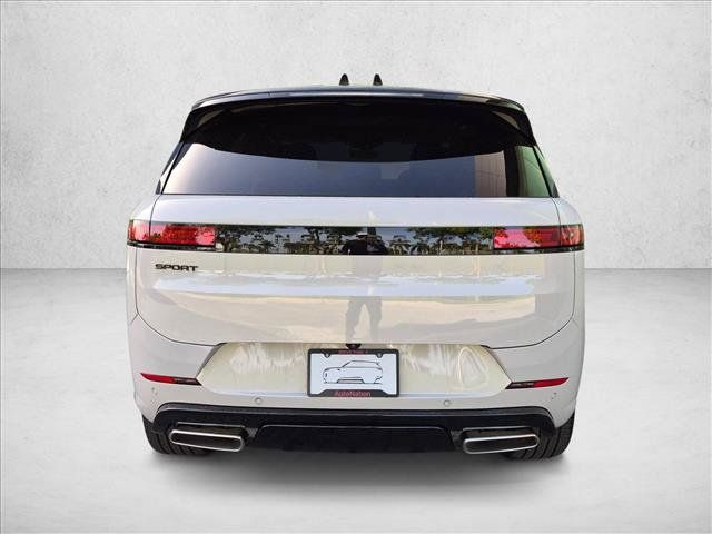 New 2026 Land Rover Range Rover Sport Dynamic SE AWD/4WD image 7