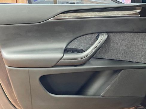 Used 2022 Tesla Model X image 16