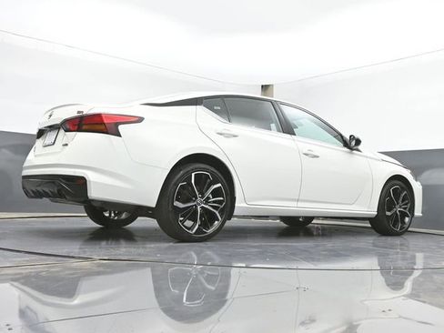 Used 2025 Nissan Altima 2.5 SR AWD/4WD image 42
