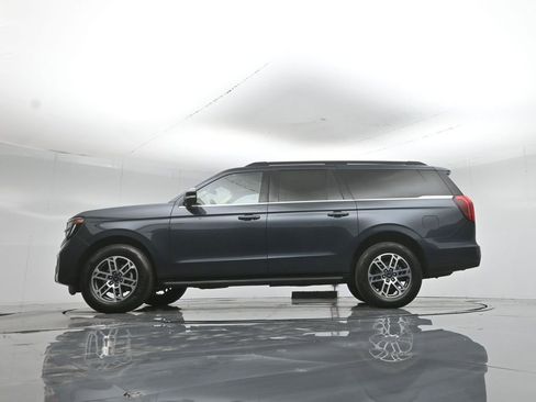 Used 2025 Ford Expedition Max Active RWD image 8