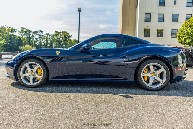 Used 2012 Ferrari California RWD image 14