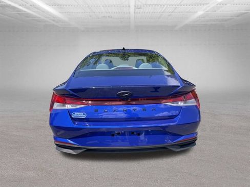 Used 2023 Hyundai Elantra SEL w/ Convenience Package FWD image 6