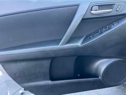 Used 2013 MAZDA MAZDA3 i SV image 10