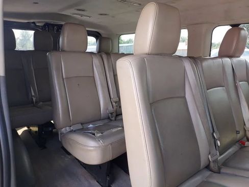 Used 2018 Nissan NV 3500 SL RWD image 10