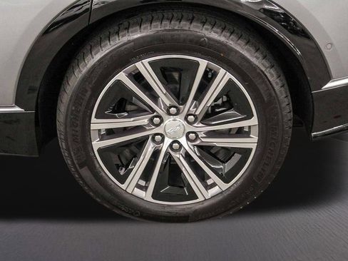 Used 2026 Cadillac Lyriq Premium Luxury image 17