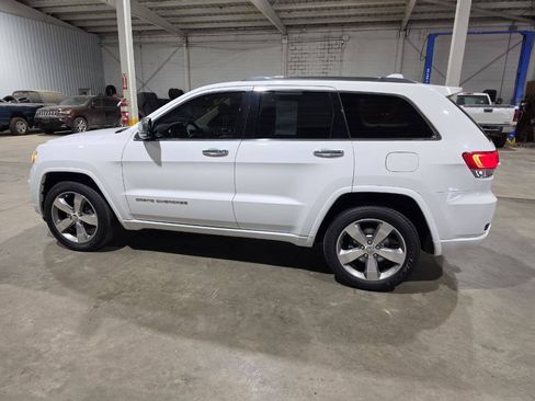 Used 2014 Jeep Grand Cherokee Overland AWD/4WD image 8