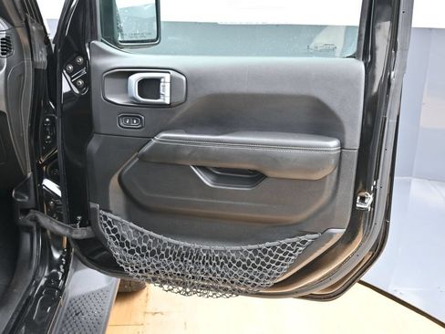 Used 2023 Jeep Wrangler Unlimited Sahara w/ Cold Weather Group AWD/4WD image 34