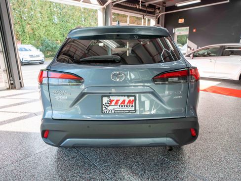 Used 2023 Toyota Corolla Cross XLE image 3
