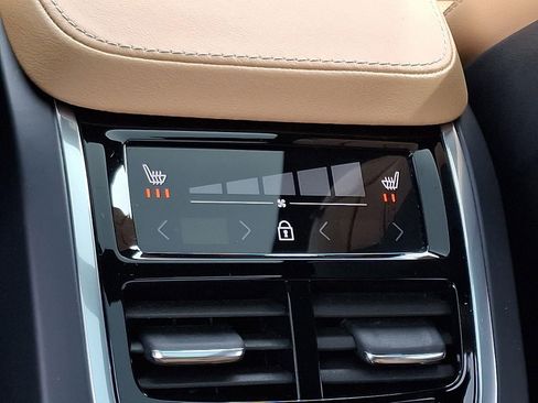 Certified 2023 Volvo XC90 B6 Ultimate w/ Protection Package Premier image 12