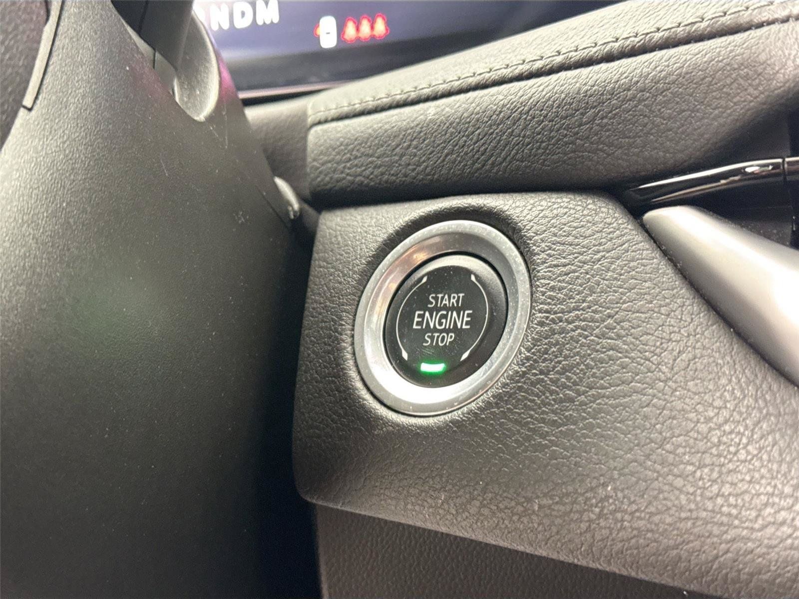 Used 2025 Cadillac XT4 Premium Luxury FWD image 20