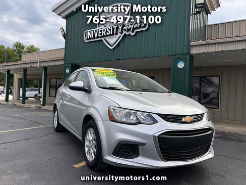 Used 2017 Chevrolet Sonic LT FWD image 1