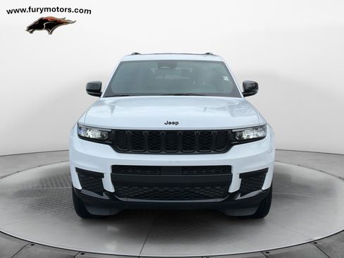 Used 2024 Jeep Grand Cherokee L Altitude image 8