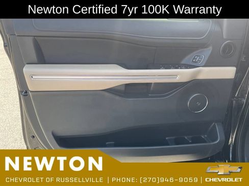 Used 2023 Ford Expedition Limited AWD/4WD image 8