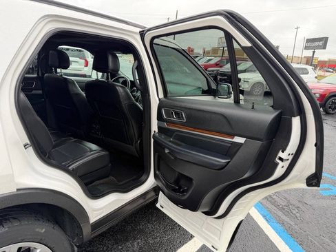 Used 2017 Ford Explorer Limited w/ Equipment Group 301A AWD/4WD image 46