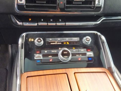 Used 2019 Lincoln Navigator Select w/ Technology Package image 27