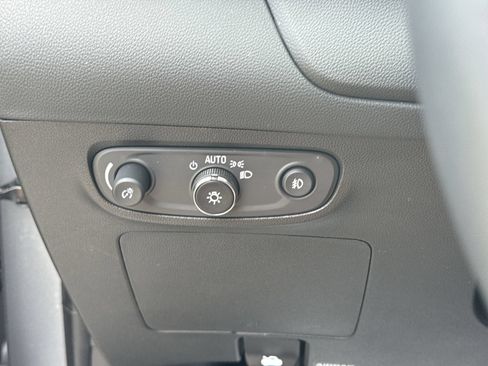 Used 2023 Buick Encore GX Select w/ Sport Touring Package FWD image 18