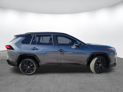 Used 2025 Toyota RAV4 XSE AWD/4WD image 4