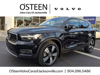 Certified 2022 Volvo XC40 T5 Momentum w/ Premium Package