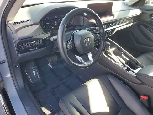 Certified 2023 Honda Accord Touring image 17