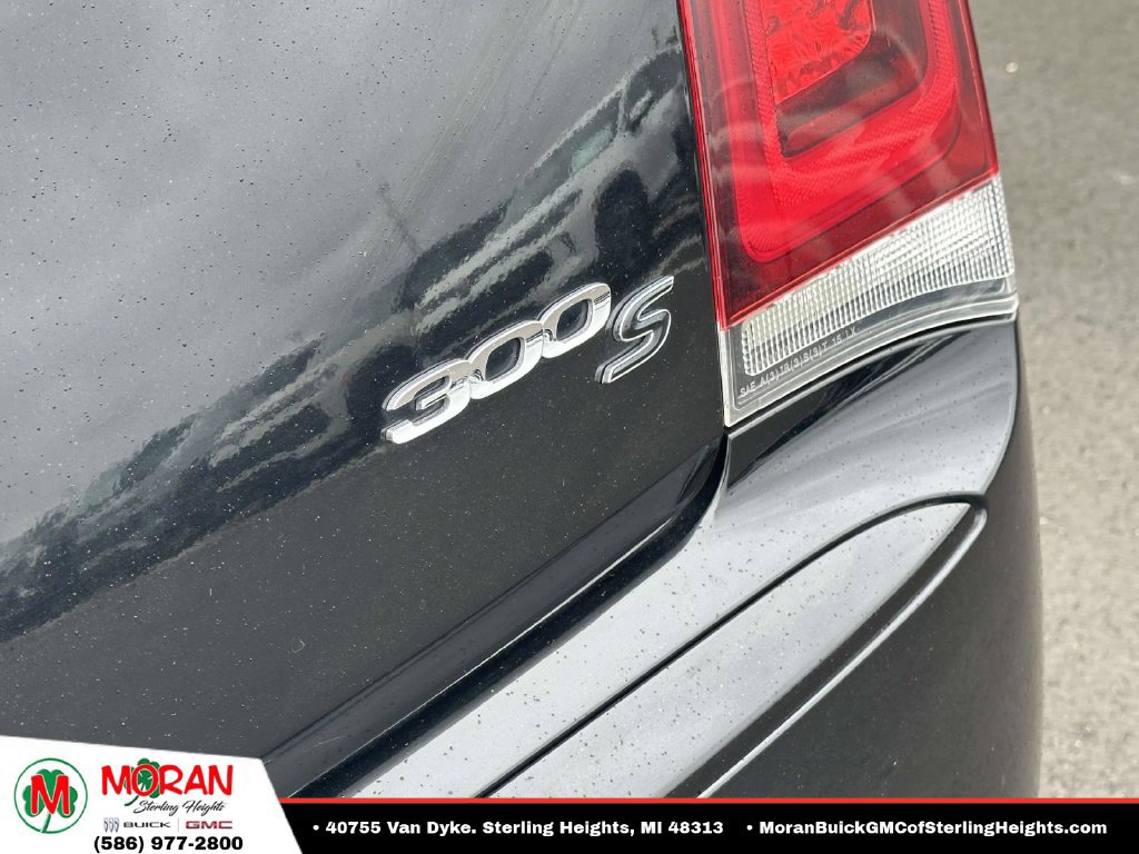 Used 2017 Chrysler 300 S RWD image 9