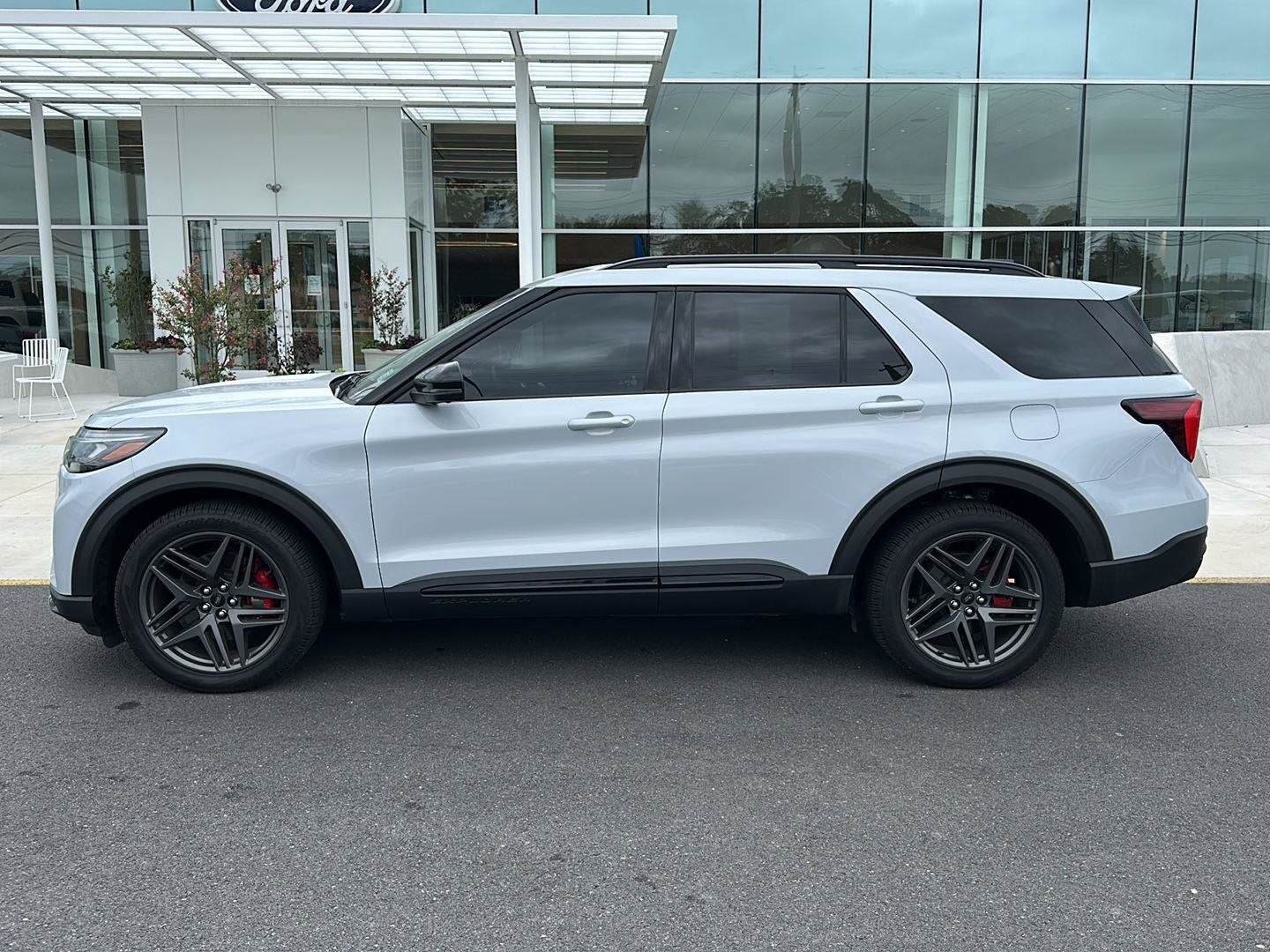 Used 2026 Ford Explorer ST AWD/4WD image 8
