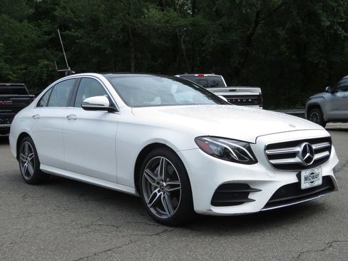 Used 2019 Mercedes-Benz E 450 4MATIC Sedan image 3
