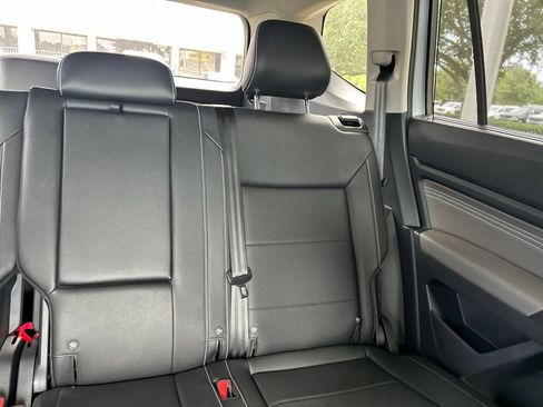 Used 2023 Volkswagen Atlas SE w/ Black Wheel Package FWD image 14