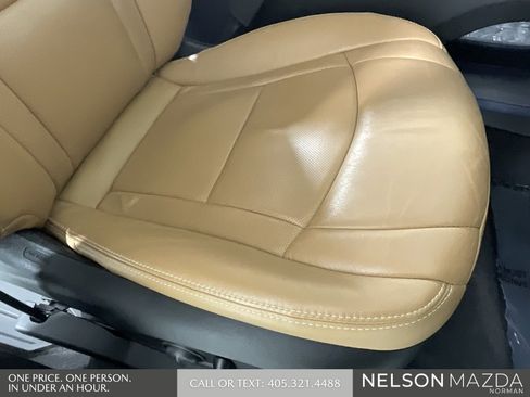 Used 2019 Buick Enclave Essence image 28