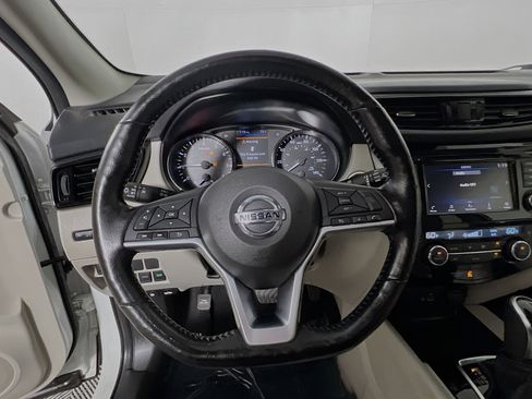 Used 2022 Nissan Rogue Sport SV image 18