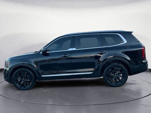 Used 2023 Kia Telluride S image 3